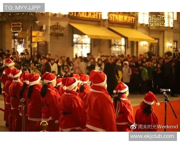 足球明星戴圣诞帽温馨登场传递节日欢乐气氛你最喜欢哪个球员的圣诞造型